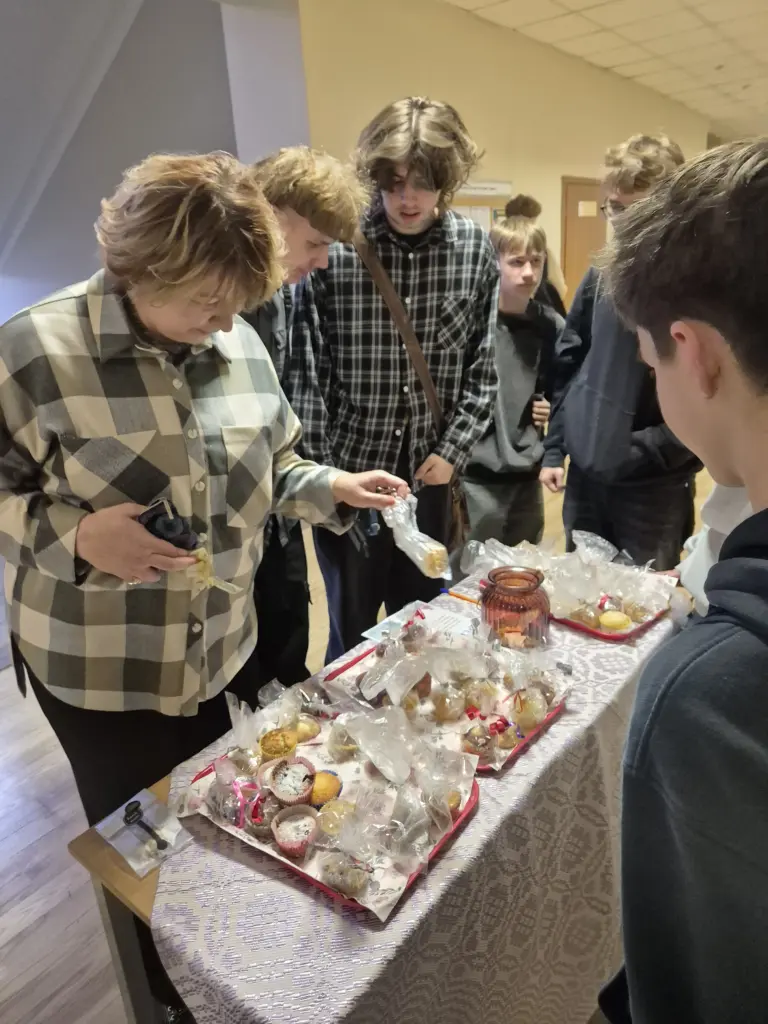 Nuotrauka 5: „Skonėkis gerumu“ – kepinių diena gimnazijoje