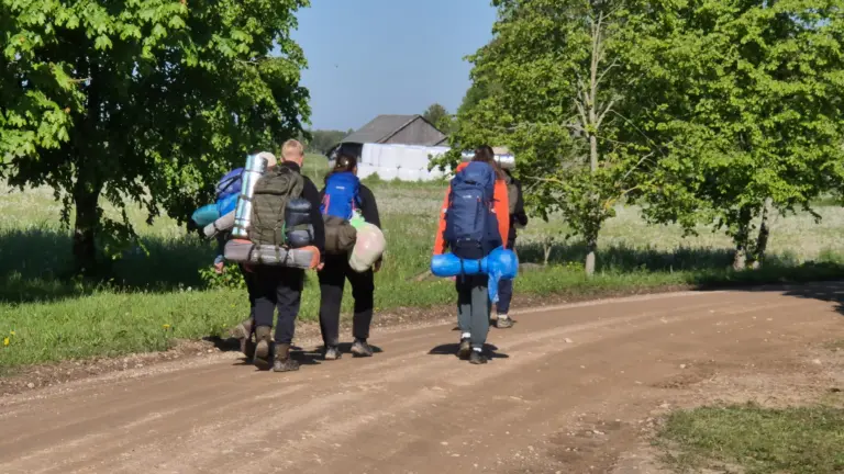 Nuotrauka 1: DofE sidabro komandos „Bomba“ žygis: nuo lengvo starto iki gamtos iššūkių ir  nostalgijos.