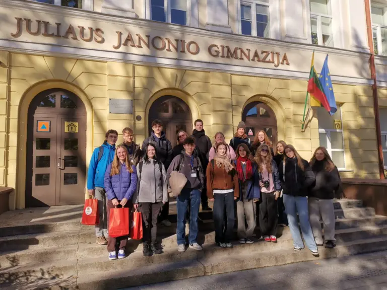 Nuotrauka 12: Juliaus Janonio gimnazijoje prasidėjo Erasmus + projektas, kurio tema “Mokymasis ir mokymas be sienų”!