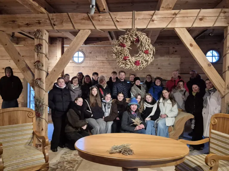 Nuotrauka 3: Nuotykiai, bendrystė ir šilčiausi linkėjimai III d klasės adventinėje popietėje
