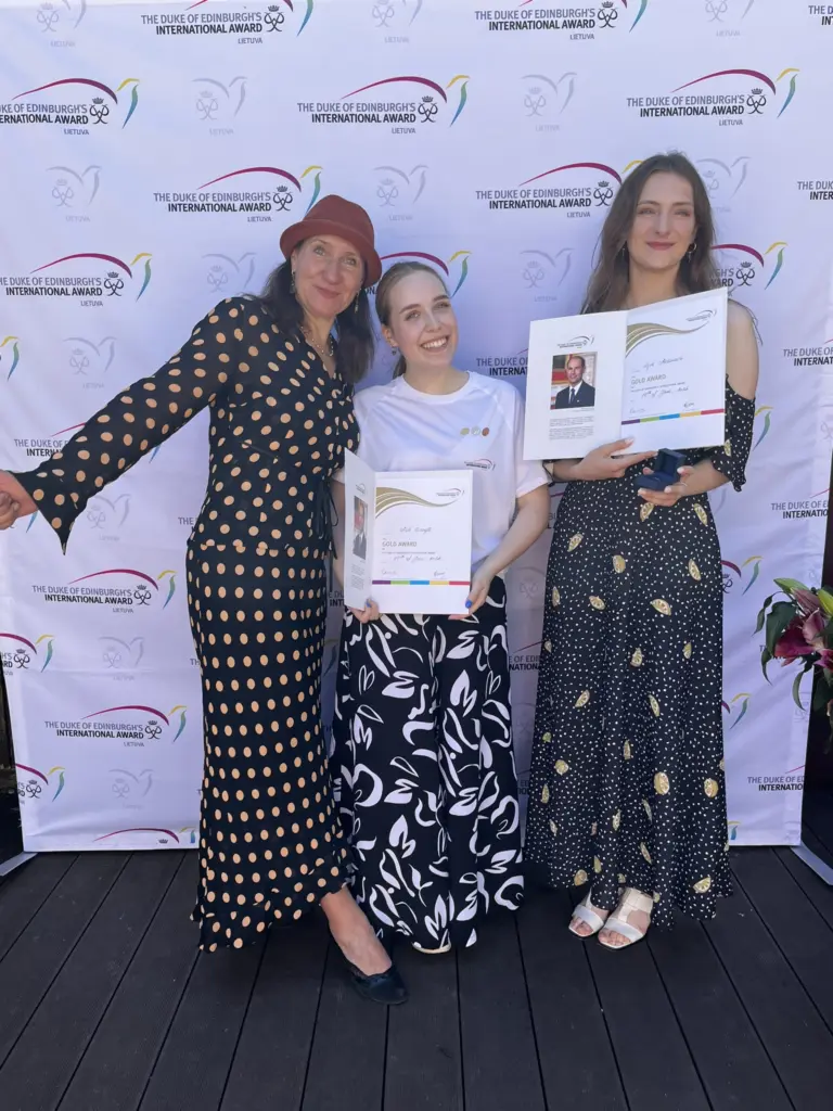 Nuotrauka 11: Tarptautinės programos DofE Award ženkleliais pasipuošė net 14 janoniečių!
