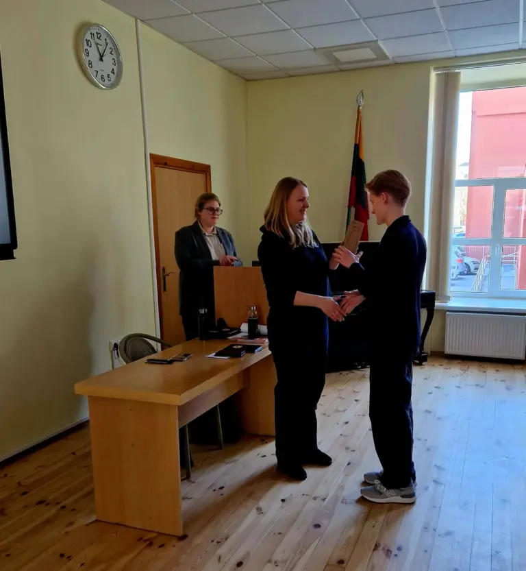 Nuotrauka 2: Demokratijos žinių konkursas.