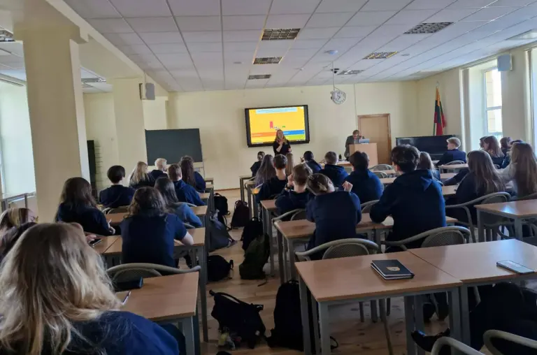 Nuotrauka 1: Demokratijos žinių konkursas.