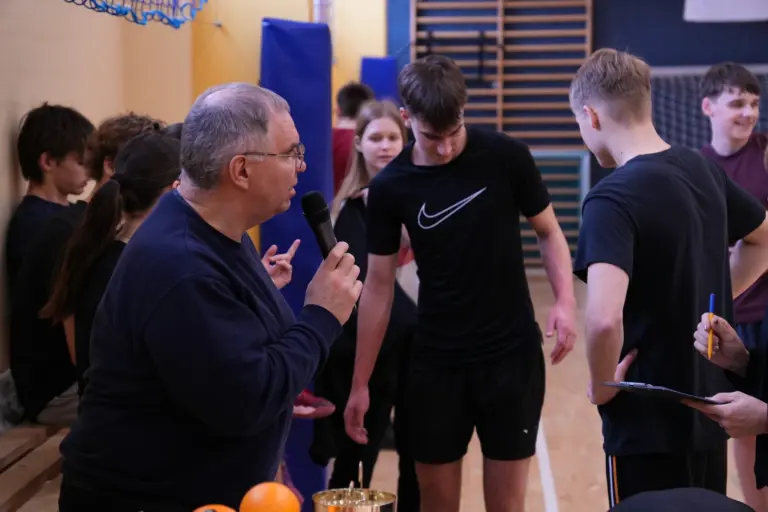Nuotrauka 11: Juliaus Janonio gimnazijos durys vasario pirmąjį savaitgalį kasmet plačiai atveriamos laukiant ypatingų svečių – skirtingų kartų janoniečių.