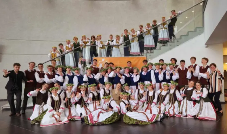 Nuotrauka 2: „Liuoksinio“ šokėjai – respublikinio konkursinio festivalio „Aguonėlė“ laureatai