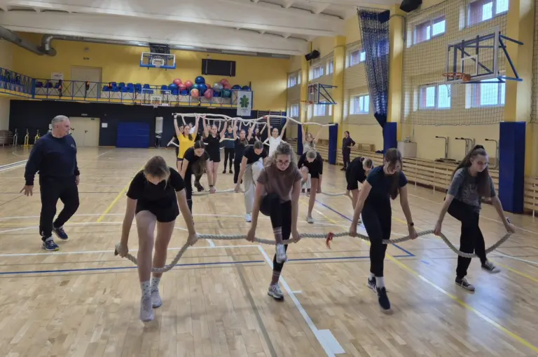 Nuotrauka 7: Spalio 30 dieną gimnazijos sporto salėje sulaukta neeilinio svečio.