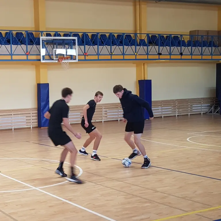 Nuotrauka 1: „Ketvirtokų iššūkis“ futbolo aikštėje