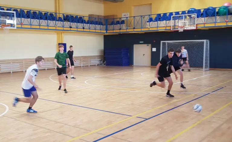 Nuotrauka 2: „Ketvirtokų iššūkis“ futbolo aikštėje