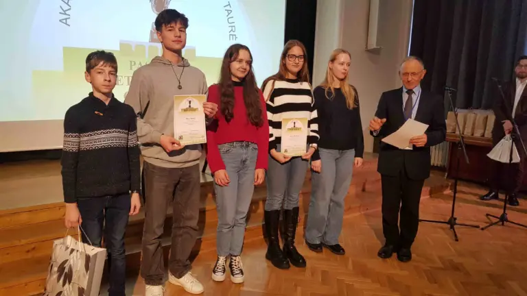 Nuotrauka 3: Janoniečiai matematikai – taurės laimėtojai!