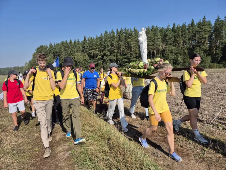 Nuotrauka 6: Savanorystė piligriminiame žygyje į Šiluvą