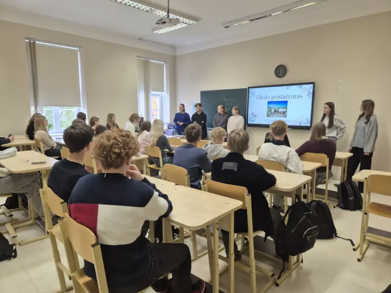 Nuotrauka 2: DofE programos pristatymas pirmų klasių mokiniams
