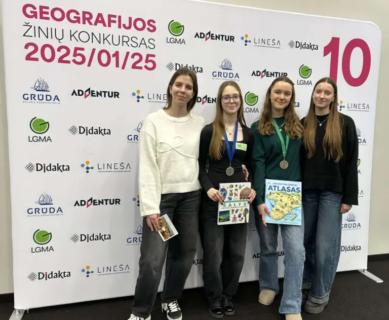 Nuotrauka 3: Laimėti sidabro ir bronzos medaliai nacionaliniame geografijos konkurse tarptautinėje turizmo parodoje ADVENTUR 2025