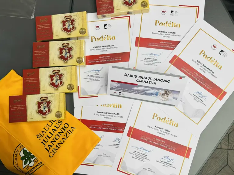 Nuotrauka 5: Protmūšiukai dalyvavo LDK valdovų rūmuose vykusiame konkurse „Kelionė laiku. Praeitis priklauso ateičiai“