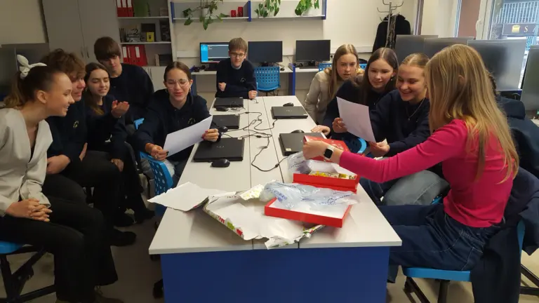 Nuotrauka 2: eTwinning projekto  „Where Tradition Meets Modernity” partnerių dovanos