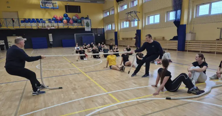 Nuotrauka 6: Spalio 30 dieną gimnazijos sporto salėje sulaukta neeilinio svečio.