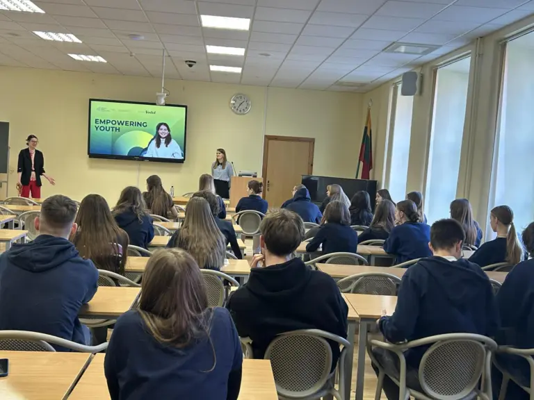 Nuotrauka 2: Svečiuose „Vinted”  atstovė Gabija Gražėnaitė, iOS programuotoja ir Rūta Ladygaitė