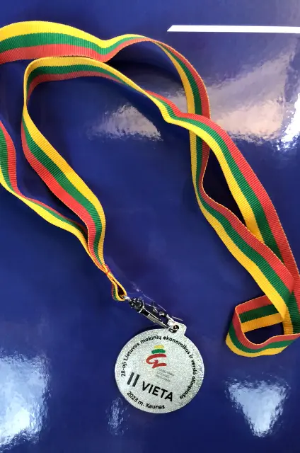 Nuotrauka 3: 28-osios Lietuvos mokinių ekonomikos ir verslo olimpiados II vietos laimėtojas