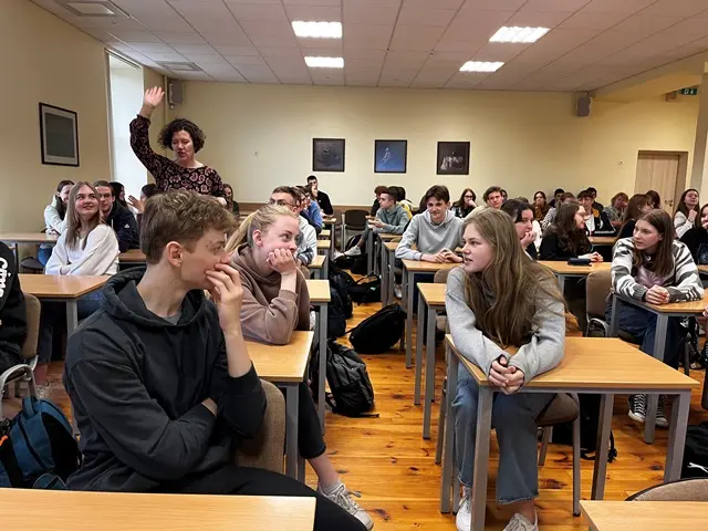 Nuotrauka 4: Paskaita I ir III klasių gimnazistams „Enhance your English: Ideas and Tools for Independent Learning”