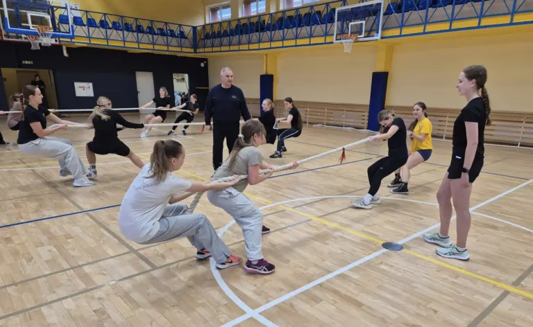 Nuotrauka 5: Spalio 30 dieną gimnazijos sporto salėje sulaukta neeilinio svečio.
