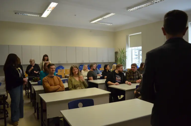 Nuotrauka 24: Juliaus Janonio gimnazijos durys vasario pirmąjį savaitgalį kasmet plačiai atveriamos laukiant ypatingų svečių – skirtingų kartų janoniečių.