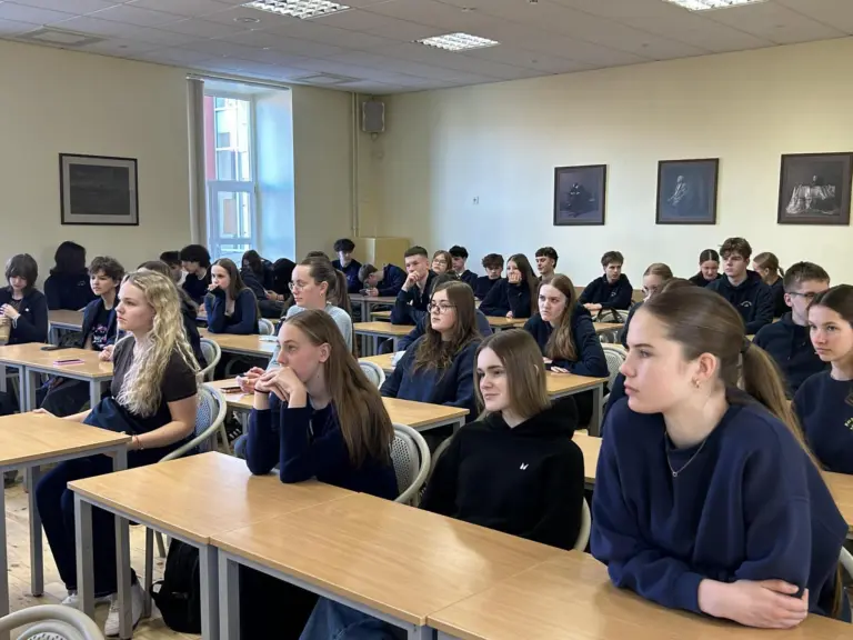 Nuotrauka 1: Svečiuose „Vinted”  atstovė Gabija Gražėnaitė, iOS programuotoja ir Rūta Ladygaitė