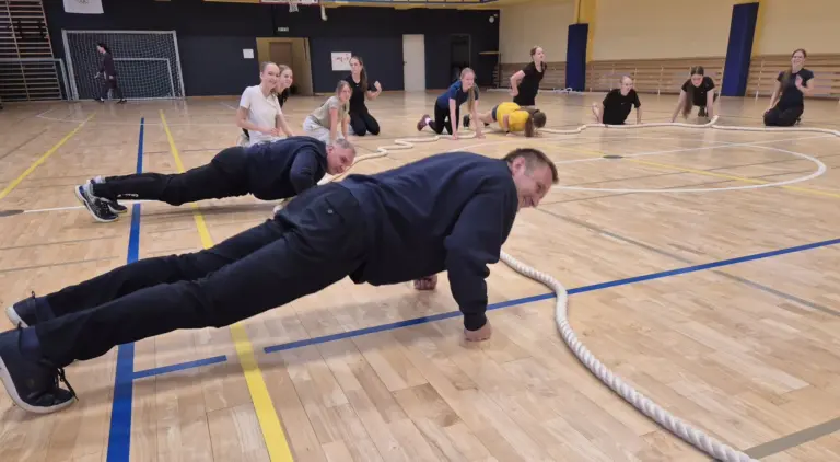 Nuotrauka 4: Spalio 30 dieną gimnazijos sporto salėje sulaukta neeilinio svečio.