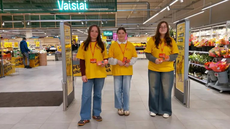 Nuotrauka 2: Savanorystė maisto banko akcijoje!