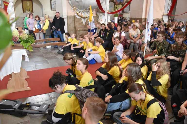 Nuotrauka 1: Gimnazistų savanorystė piligriminiame žygyje į Šiluvą