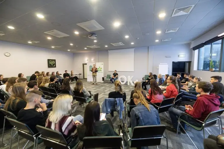 GIMNAZIJOS SPORTO KOMITETAS SĖMĖSI PATIRTIES