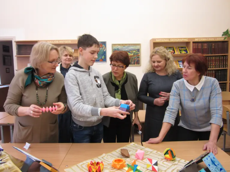Nuotrauka 2: Pijaus Kavaliausko (Id klasė) origami darbų paroda