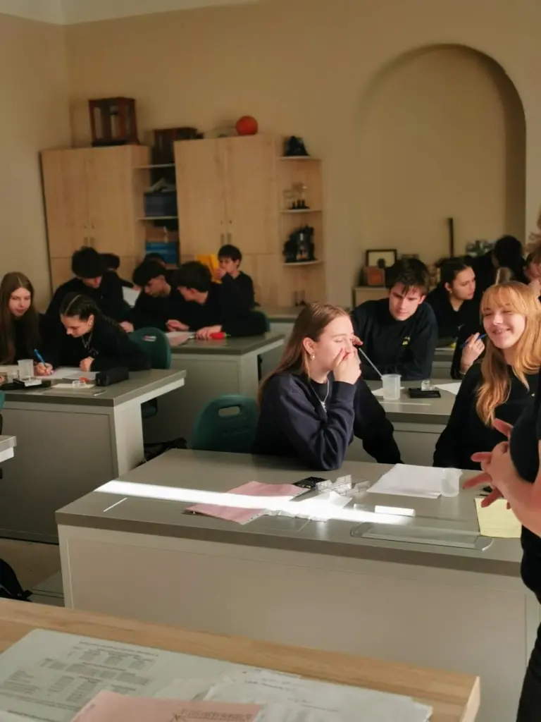 Nuotrauka 1: Fizikos eksperimento konkursas „Einšteinas pasakė: pabandom!“