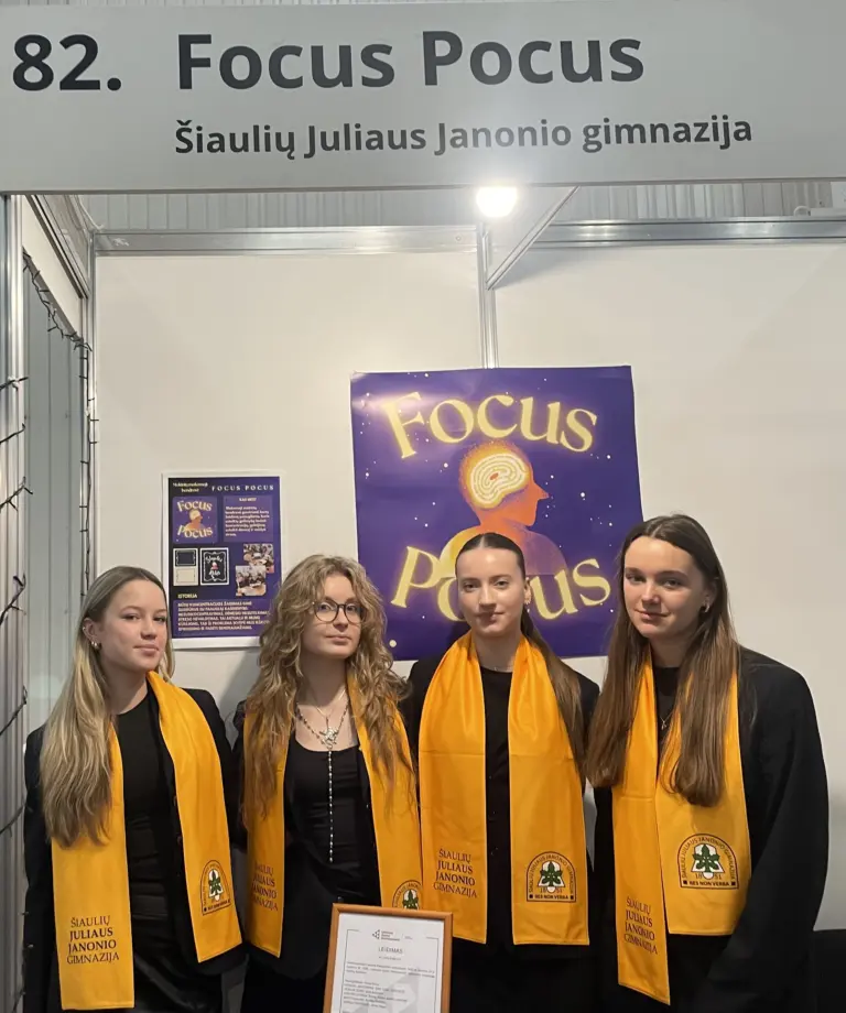 Nuotrauka 1: Kalėdinė mokinių mokomųjų bendrovių mugė