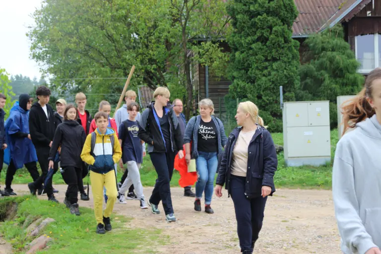 Nuotrauka 13: Juliaus Janonio gimnazijos bendruomenės sveikatinimo žygis „Olimpinis ruduo 2023“