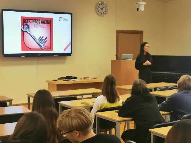 Nuotrauka 3: Susitikimas su Šiaulių technologijų mokymo centro  karjeros specialiste I.Gailiene