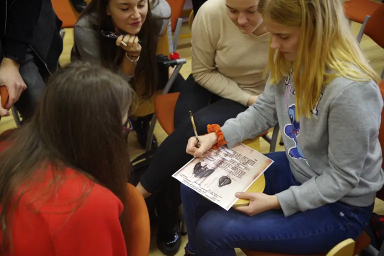 Juliaus Janonio gimnazijoje paminėtos pedagogo, kalbininko, vadovėlių autoriaus, buvusio Šiaulių gimnazijos mokytojo Jono Murkos 130-osios gimimo metinės