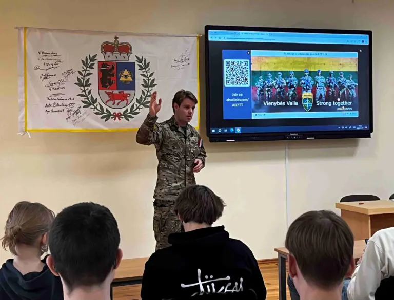Nuotrauka 1: NATO karių vizitas