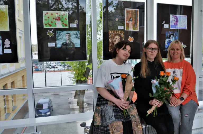 Nuotrauka 4: Ugnės Arbačiauskaitės ir Aurėjos Briedytės haiku darbų paroda