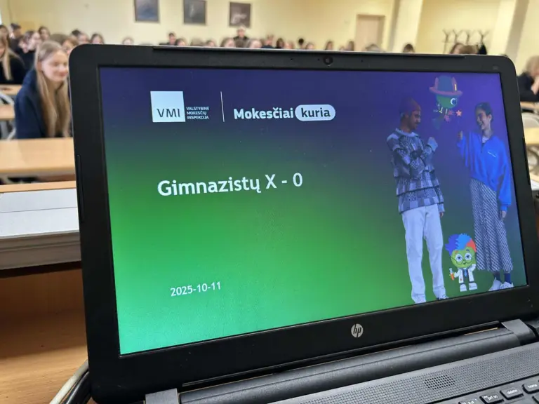 Nuotrauka 1: Susitikimas su Šiaulių AVMI Mokestinių prievolių departamento vyriausiomis specialistėmis Indre Borusiene ir Kristina Kaktoniene.
