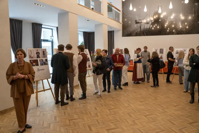 Nuotrauka 6: „Vėjui pakuždėjus” –  Šiaulių Juliaus Janonio gimnazijos liaudiškų šokių kolektyvo „Liuoksinis“ 10-mečio koncertas