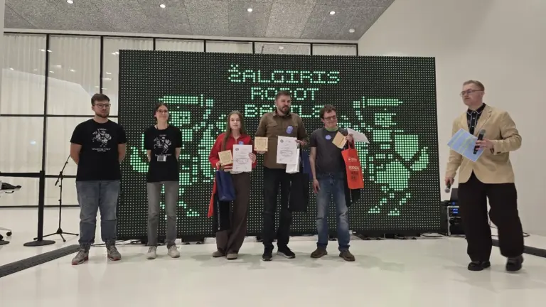Nuotrauka 1: Robotikos varžybos „Žalgirio robotų mūšis“