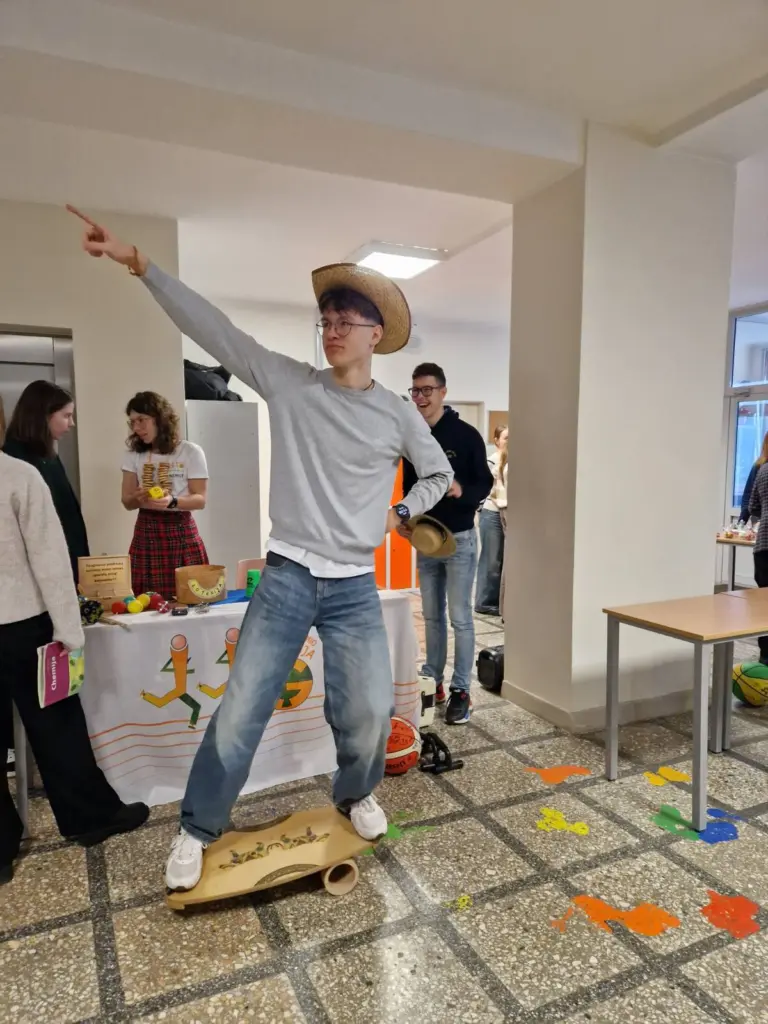 Nuotrauka 2: Gimnazijos erdvėse šurmuliavo Kaziuko mugė