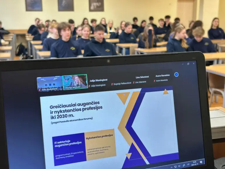 Nuotrauka 3: Šiaulių techninės kūrybos centro organizuojamoje iniciatyva „Merginos moksle“
