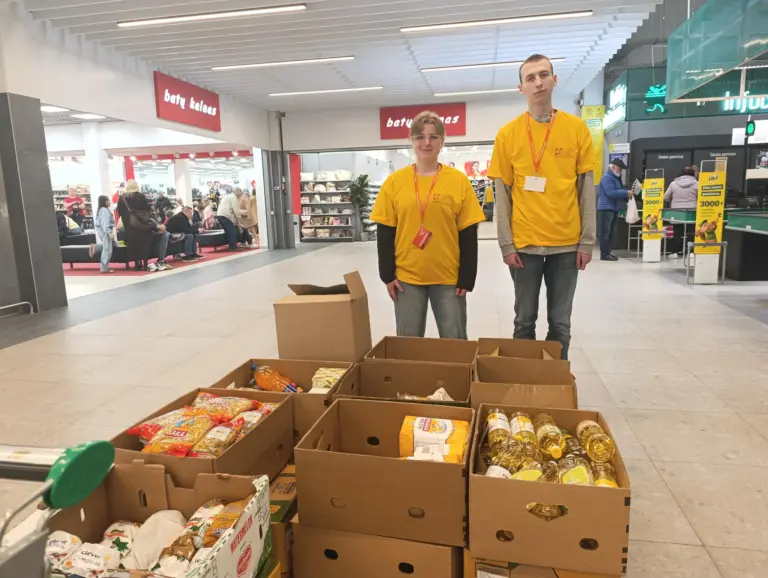 Nuotrauka 5: Savanorystė maisto banko akcijoje!