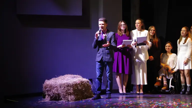 Nuotrauka 2: Šimtadienis – šventė, suburianti visą gimnazijos bendruomenę