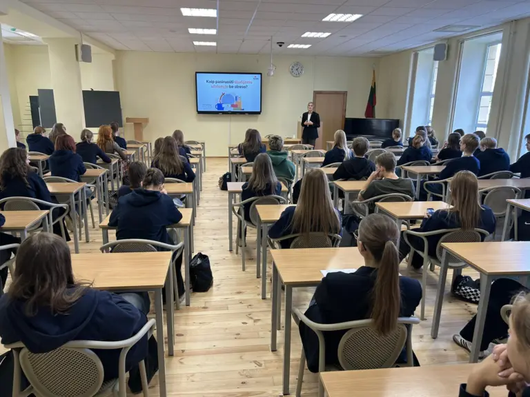 Nuotrauka 1: Studijos užsienyje. Svečiuose „Kalba.Lt“ konsultantė E. Petravičė