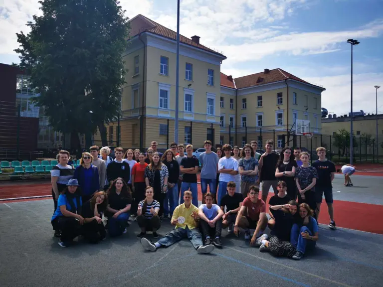 Nuotrauka 3: Gegužės 23 d. gimnaziją aplankė draugai iš VDU Akademijos Ugnės Karvelis gimnazijos.
