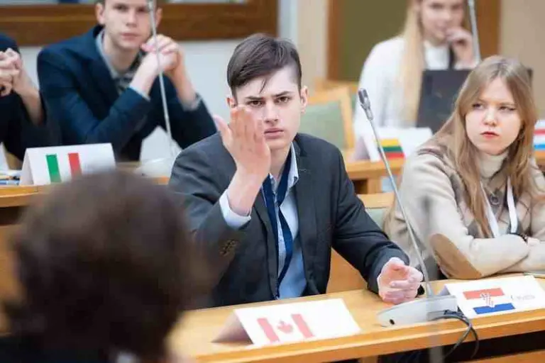 Nuotrauka 6: Simuliacija, imituojanti NATO šalių viršūnių susitikimo darbą