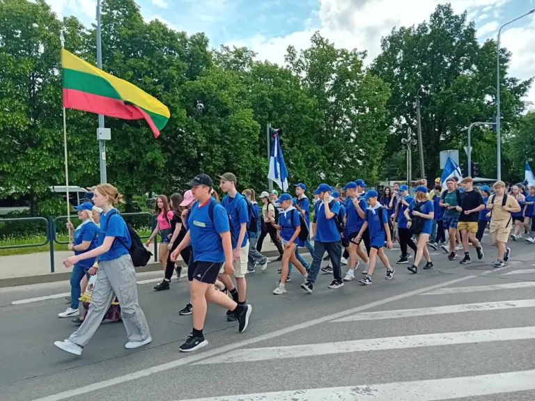 Nuotrauka 7: Gegužės 23 d. gimnaziją aplankė draugai iš VDU Akademijos Ugnės Karvelis gimnazijos.