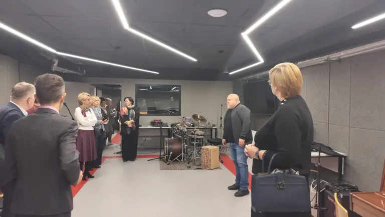 Nuotrauka 1: Juliaus Janonio gimnazijoje susitiko Lietuvos iniciatyvių mokyklų klubo nariai.