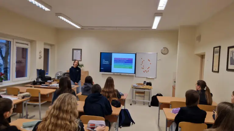 Nuotrauka 6: Juliaus Janonio gimnazistai pristatė patirtis iš „Erasmus+“ projekto „Healthy Planet, Healthy People“ Kipre ir Portugalijoje